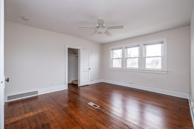 23725 Elmira Street, St Clair Shores, MI 48082