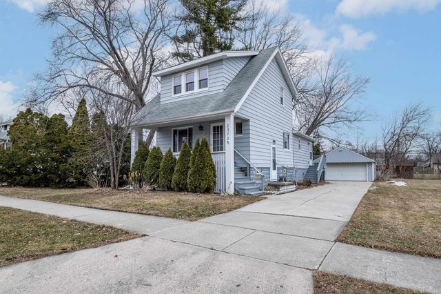 23725 Elmira Street, St Clair Shores, MI 48082