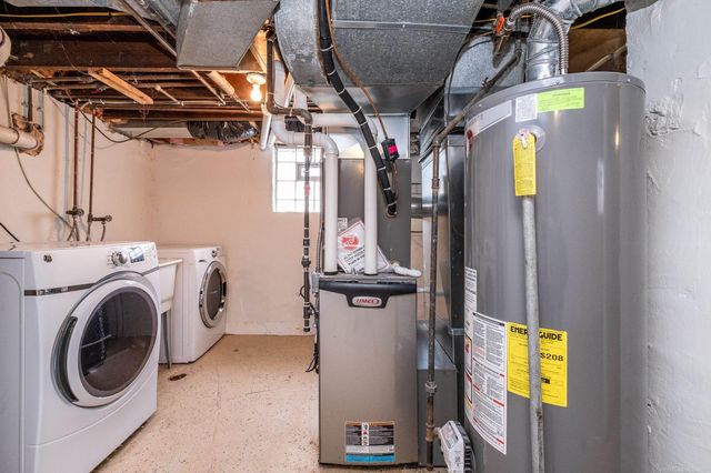 23725 Elmira Street, St Clair Shores, MI 48082