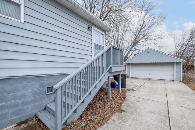 23725 Elmira Street, St Clair Shores, MI 48082