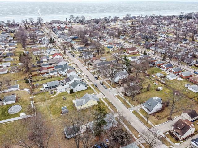 23725 Elmira Street, St Clair Shores, MI 48082