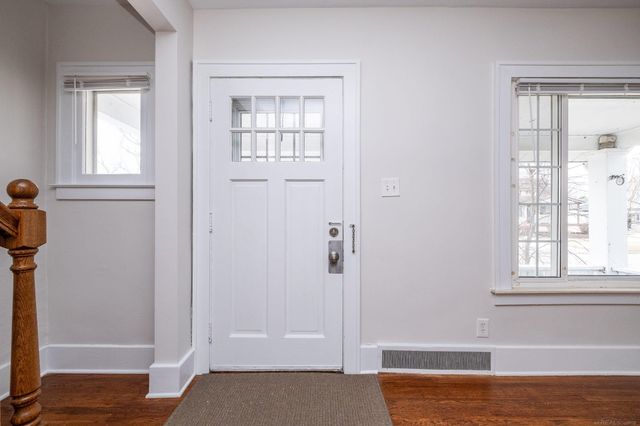 23725 Elmira Street, St Clair Shores, MI 48082