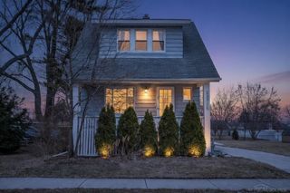 23725 Elmira Street, St Clair Shores, MI 48082