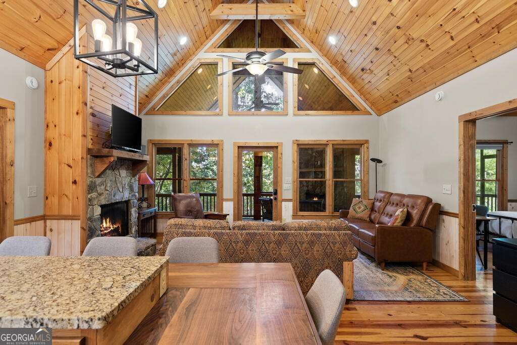 82 Queens Lane, Blue Ridge, GA 30513 — photo 3