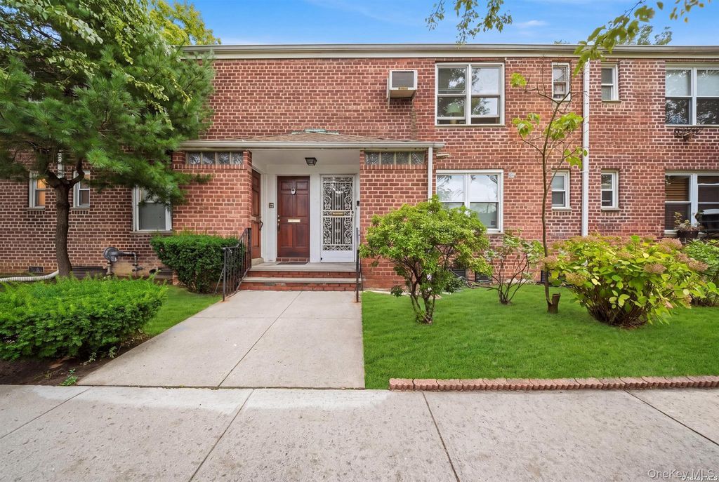 195-02 39th Avenue 2, Flushing, NY 11358 — exterior