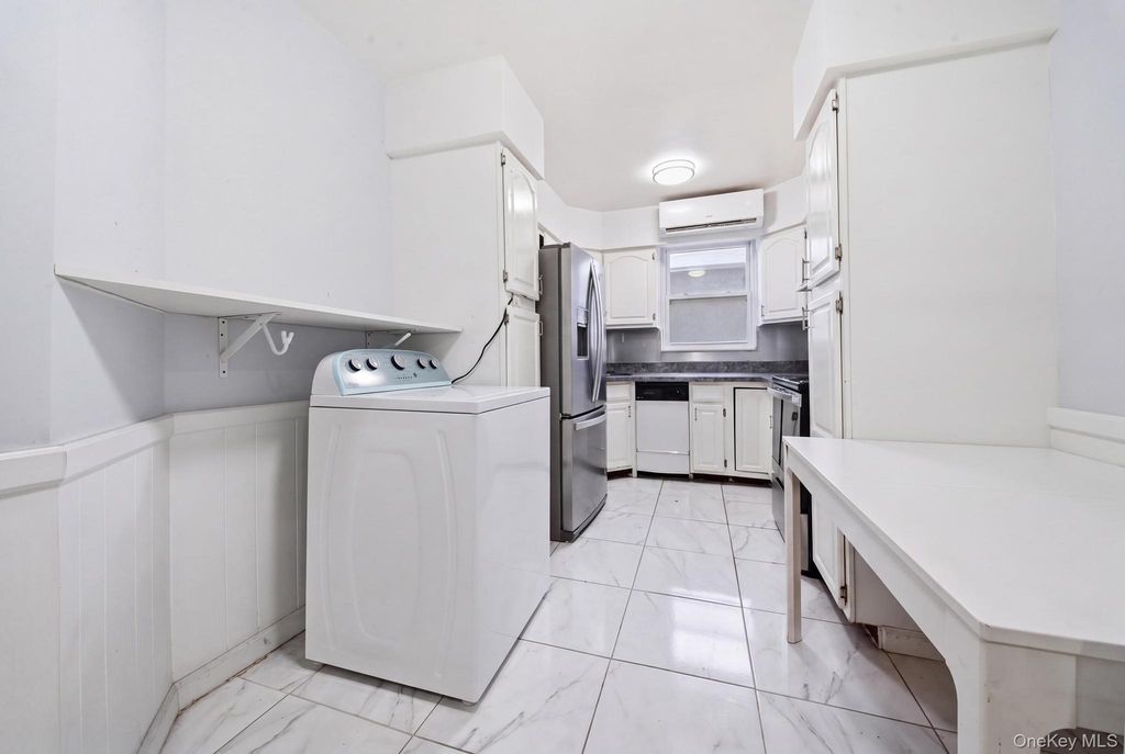 195-02 39th Avenue 2, Flushing, NY 11358 — photo 5