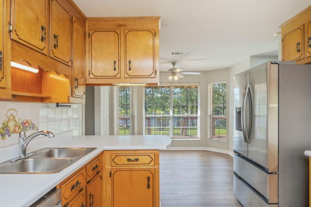 402 Ten Lake Drive, Defuniak Springs, FL 32433