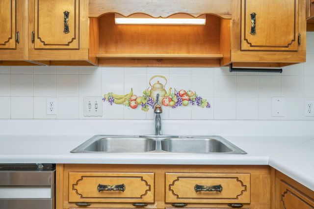 402 Ten Lake Drive, Defuniak Springs, FL 32433