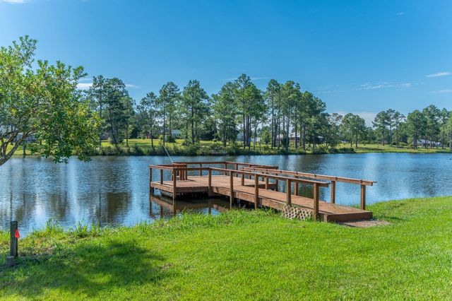 402 Ten Lake Drive, Defuniak Springs, FL 32433