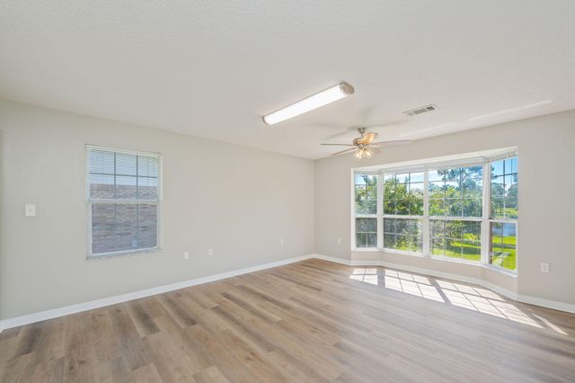 402 Ten Lake Drive, Defuniak Springs, FL 32433