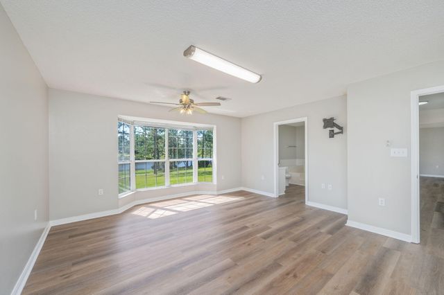 402 Ten Lake Drive, Defuniak Springs, FL 32433