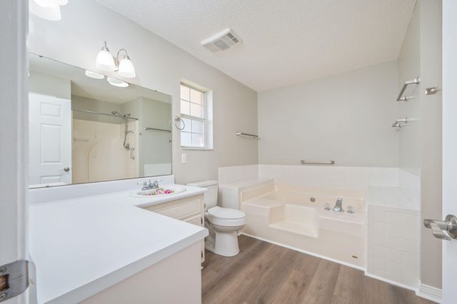 402 Ten Lake Drive, Defuniak Springs, FL 32433