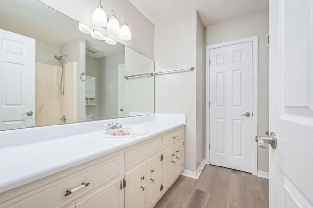 402 Ten Lake Drive, Defuniak Springs, FL 32433