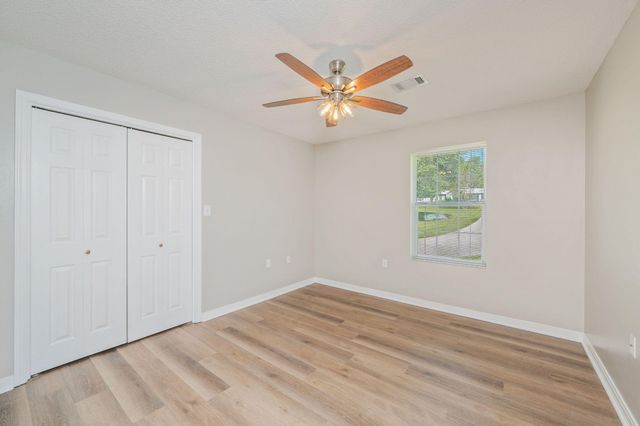 402 Ten Lake Drive, Defuniak Springs, FL 32433