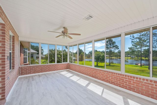 402 Ten Lake Drive, Defuniak Springs, FL 32433