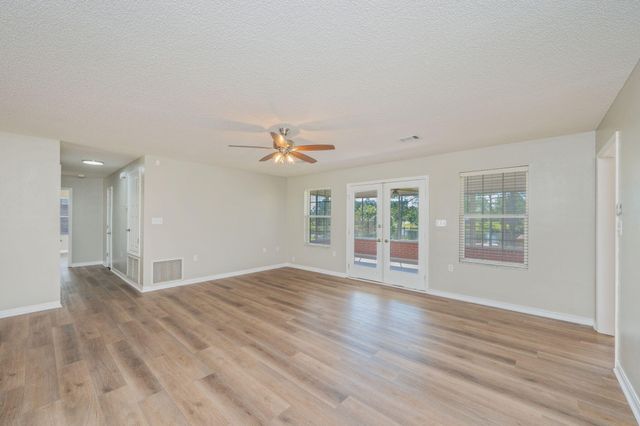 402 Ten Lake Drive, Defuniak Springs, FL 32433