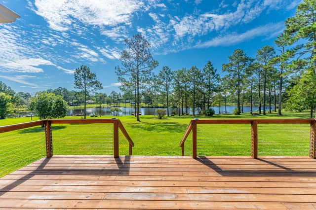 402 Ten Lake Drive, Defuniak Springs, FL 32433