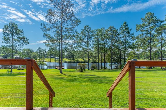 402 Ten Lake Drive, Defuniak Springs, FL 32433