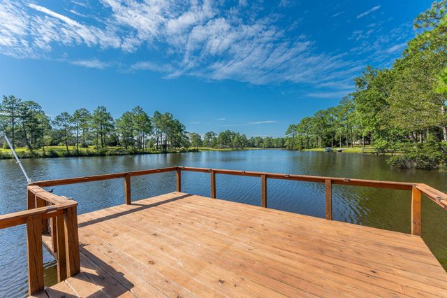 402 Ten Lake Drive, Defuniak Springs, FL 32433