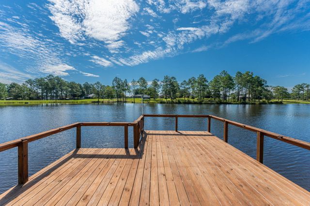402 Ten Lake Drive, Defuniak Springs, FL 32433