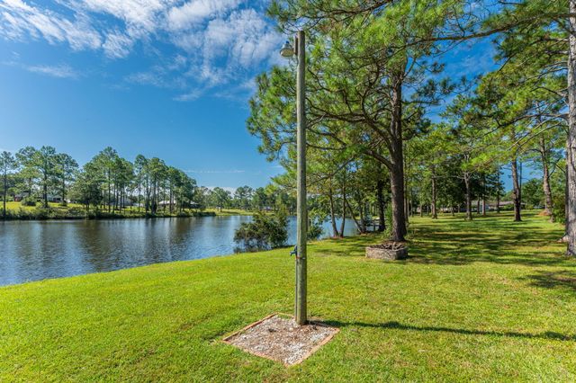 402 Ten Lake Drive, Defuniak Springs, FL 32433