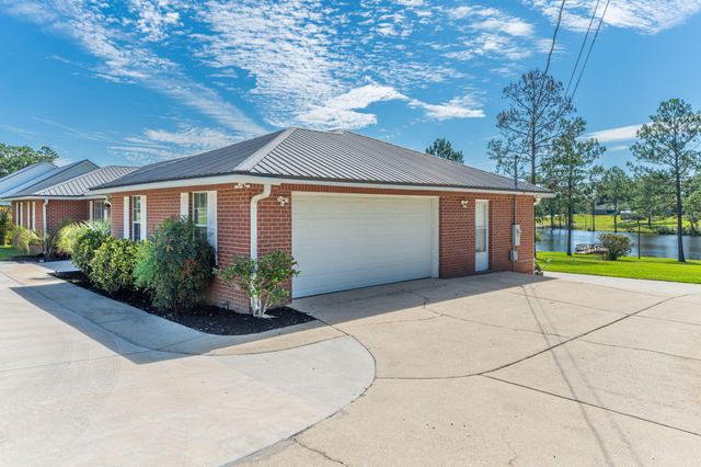 402 Ten Lake Drive, Defuniak Springs, FL 32433