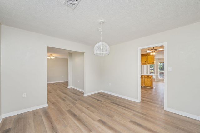 402 Ten Lake Drive, Defuniak Springs, FL 32433