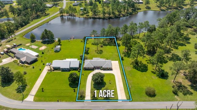 402 Ten Lake Drive, Defuniak Springs, FL 32433