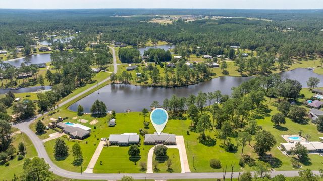 402 Ten Lake Drive, Defuniak Springs, FL 32433