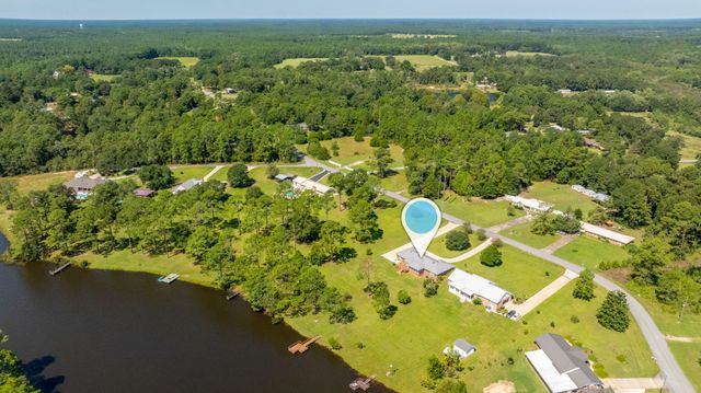402 Ten Lake Drive, Defuniak Springs, FL 32433