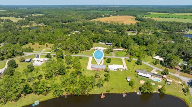 402 Ten Lake Drive, Defuniak Springs, FL 32433