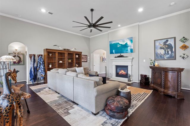 4214 Evergreen Drive, Friendswood, TX 77546