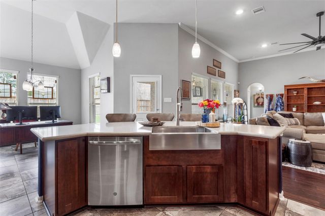 4214 Evergreen Drive, Friendswood, TX 77546