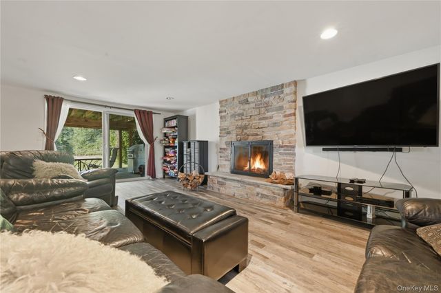 2998 Joyce Lane, Merrick, NY 11566