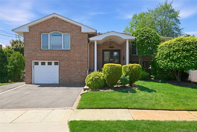 2998 Joyce Lane, Merrick, NY 11566