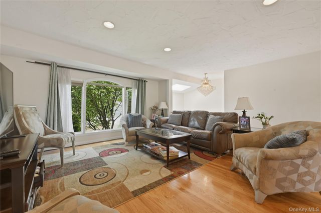 2998 Joyce Lane, Merrick, NY 11566