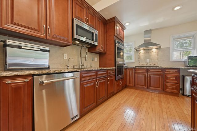 2998 Joyce Lane, Merrick, NY 11566
