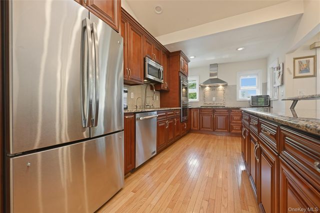 2998 Joyce Lane, Merrick, NY 11566
