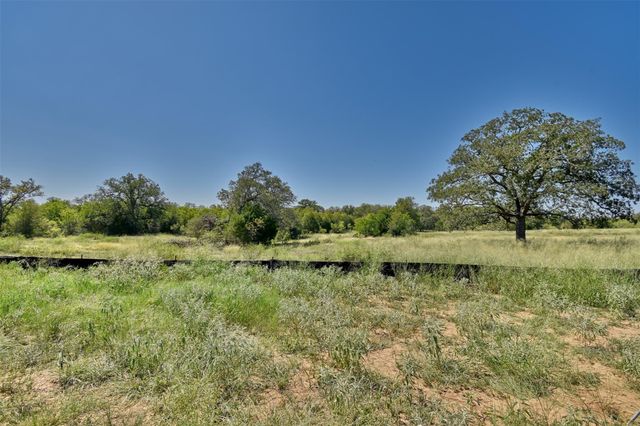 159 Starlight Path, Red Rock, TX 78662