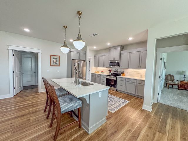 171 N Banner Avenue, Farmington, AR 72730