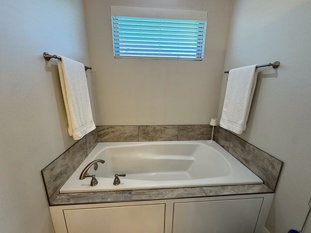 171 N Banner Avenue, Farmington, AR 72730