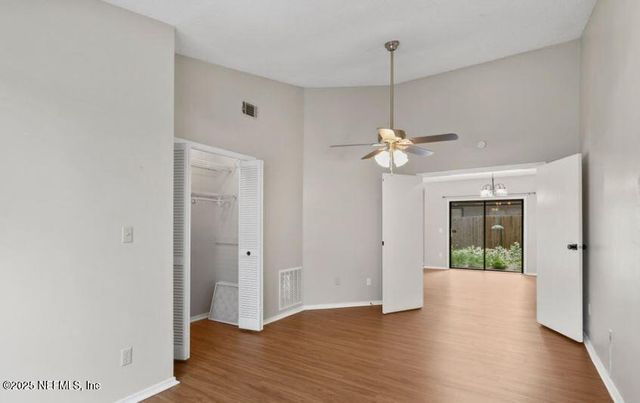 10259 CLASSIC OAK Road N, Jacksonville, FL 32225