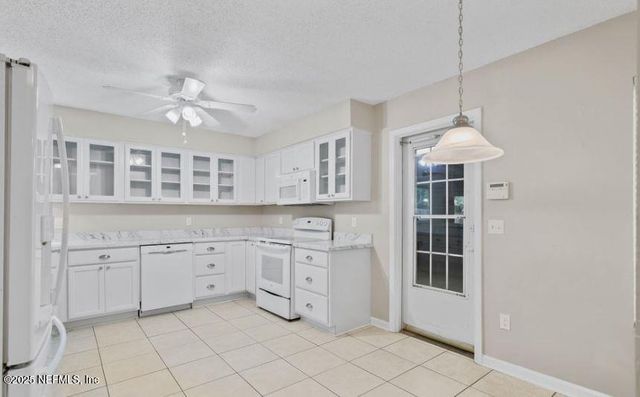 10259 CLASSIC OAK Road N, Jacksonville, FL 32225