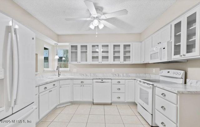 10259 CLASSIC OAK Road N, Jacksonville, FL 32225