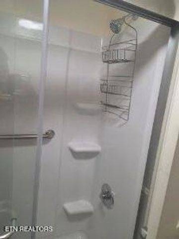 517 Cherry St, Lafollette, TN 37766