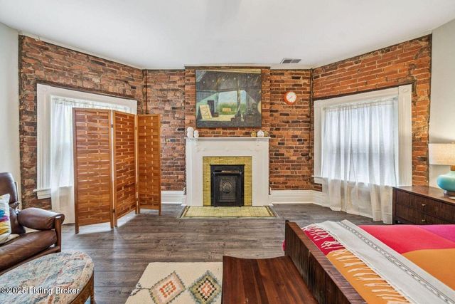 1375 S 2nd St, Louisville, KY 40208