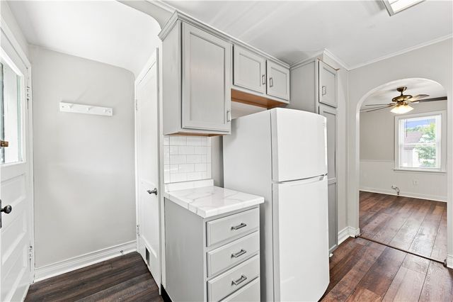 97 1st St, Ross Twp, PA 15229