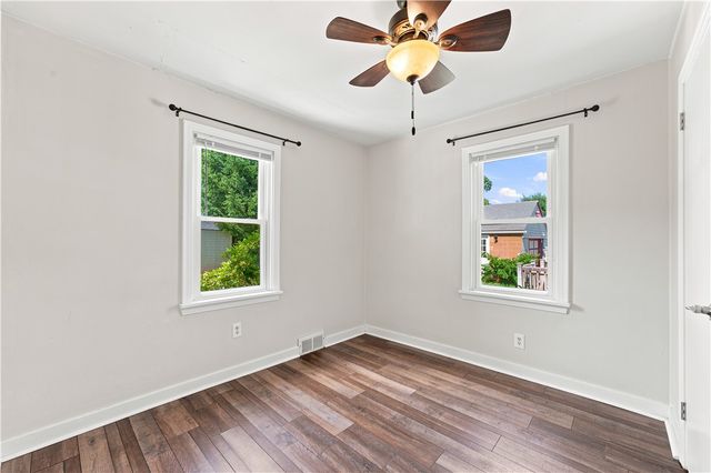 97 1st St, Ross Twp, PA 15229