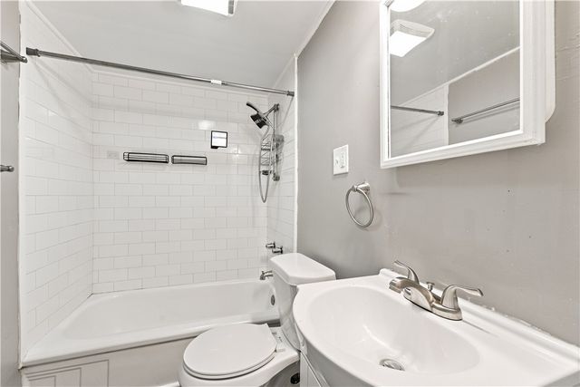 97 1st St, Ross Twp, PA 15229