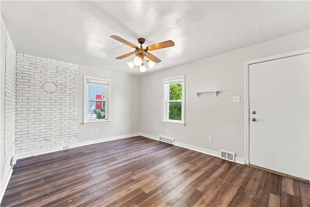 97 1st St, Ross Twp, PA 15229